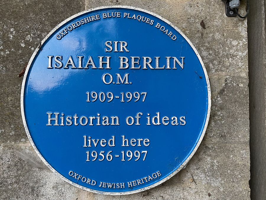 Isaiah Berlin blue plaque 1