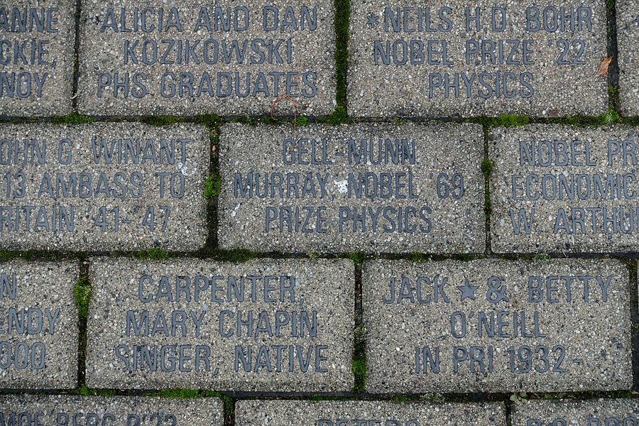 Gell-Munn, Murray (sic), and Neils H. D. Bohr (sic) memorial bricks - Palmer Square - Princeton, NJ - DSC00976