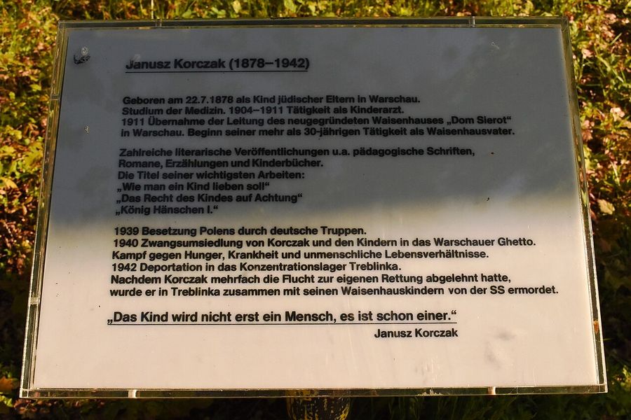 2021-05-30 Janusz-Korczak-Denkmal (Hannover) 01