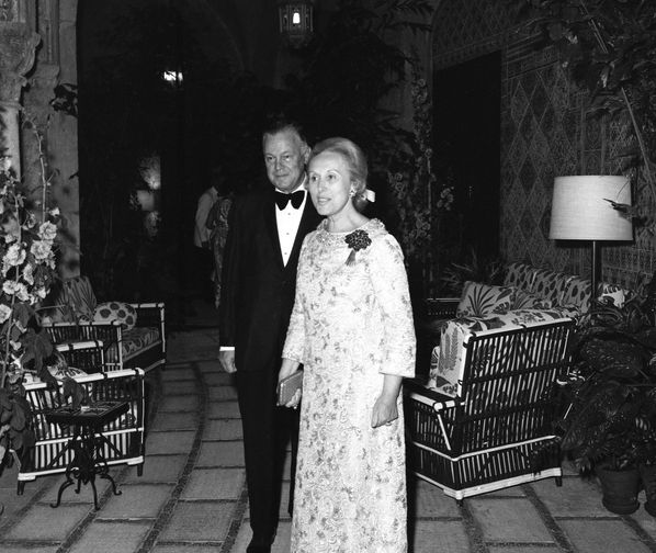 Estee and Joseph H. Lauder at a fine arts festival at Mar-A-Lago. BM00493 (1)