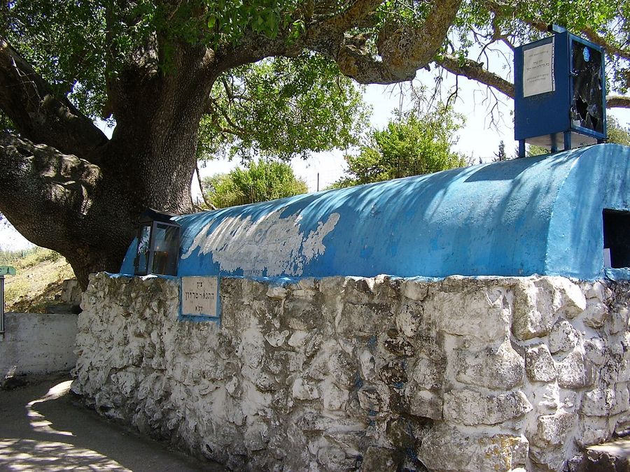 PikiWiki Israel 3953 rabi tarfons grave — connected to Rabbi Tarfon, 1st–2nd century CE